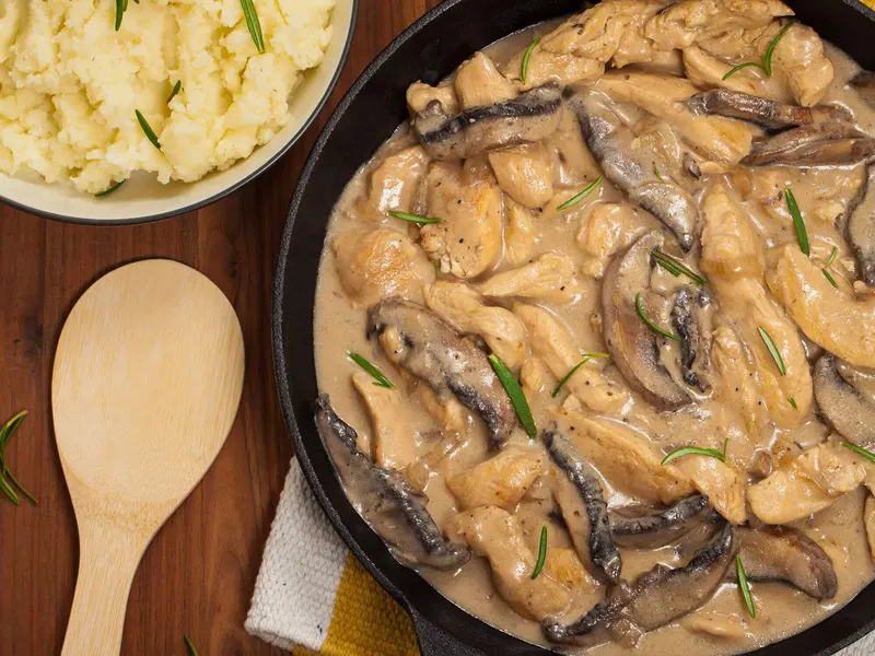Broileri Stroganoff