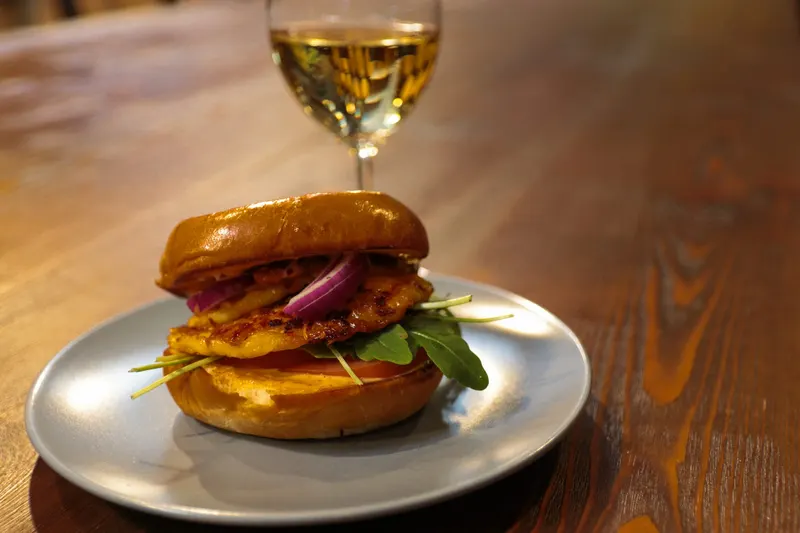 Halloumiburgeri Resepti