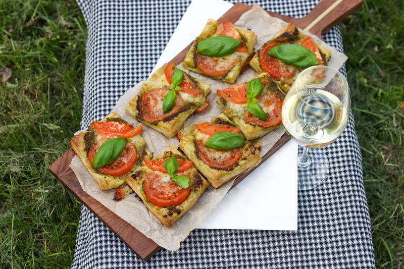 Caprese-piirakat