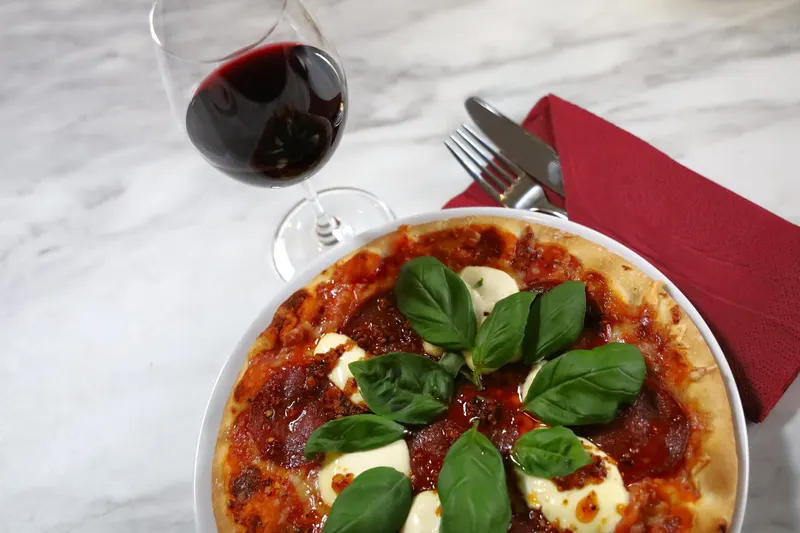 Salamipizza Tuunaus