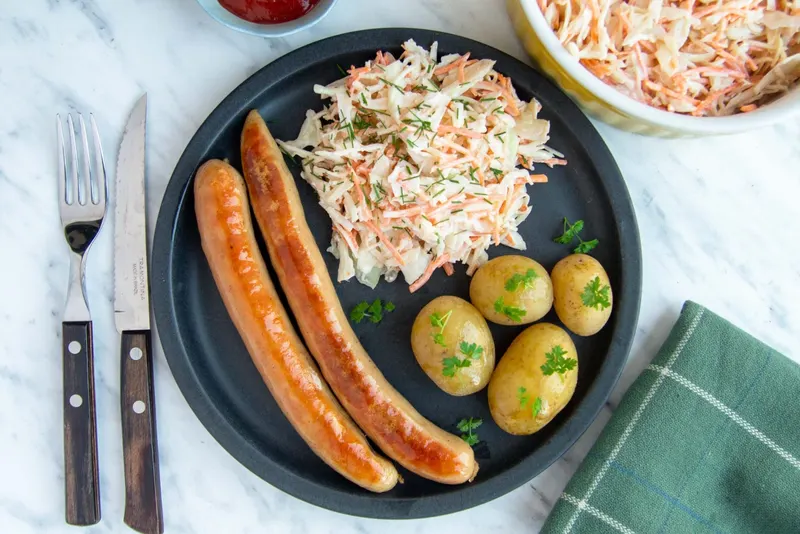 Raakamakkara & Coleslaw