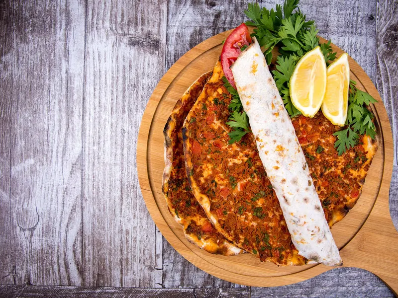 Lahmacun Resepti